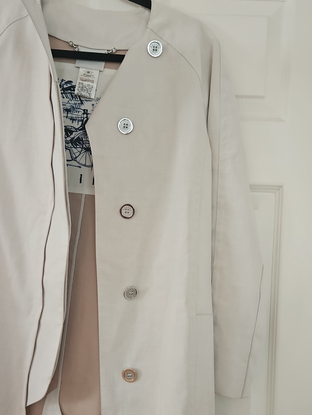 Celine Light CreamTrench Coat with Belt And Pockets Sizr 38 - Picture 9 of 10